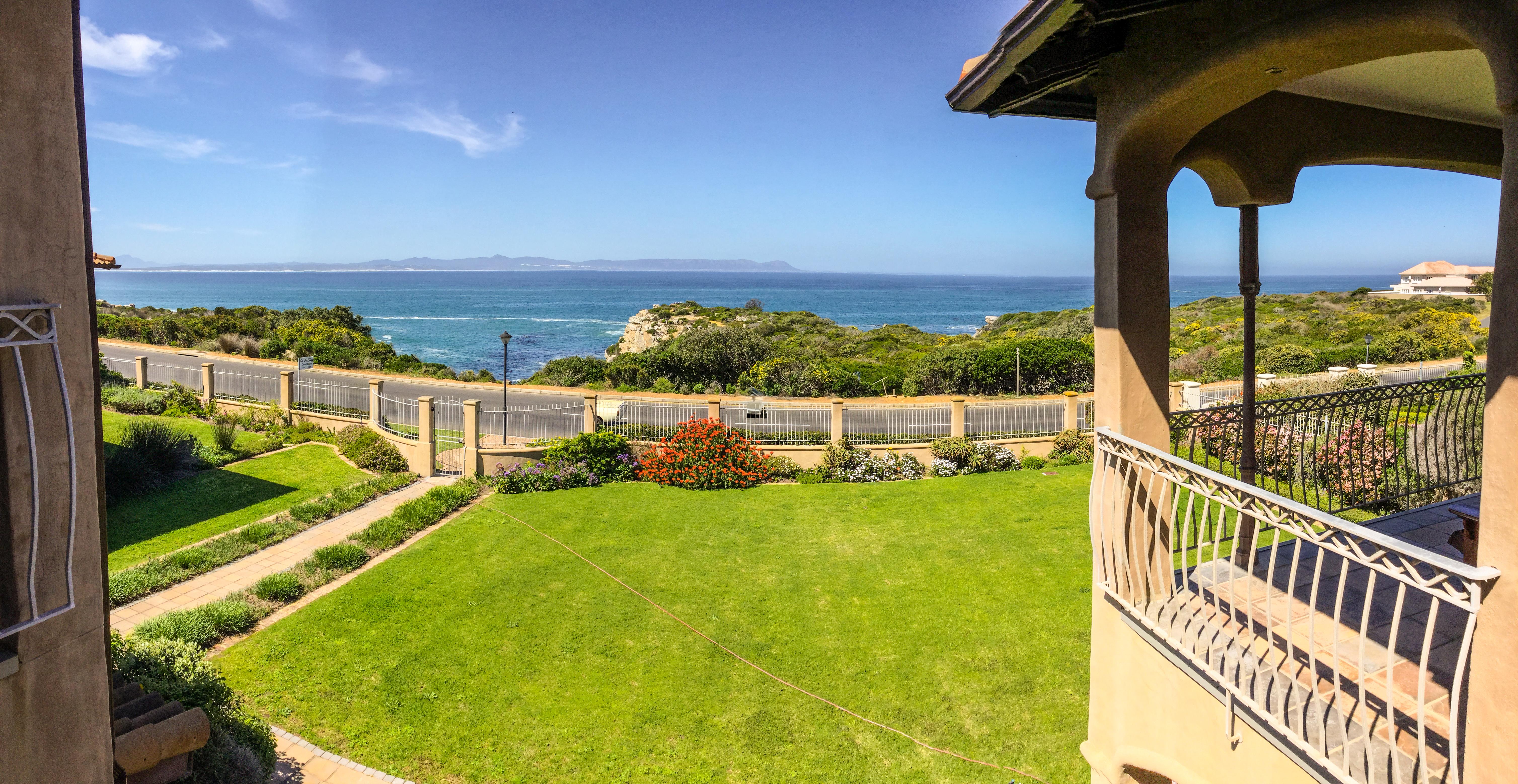 On The Cliff Guest House Hermanus Extérieur photo