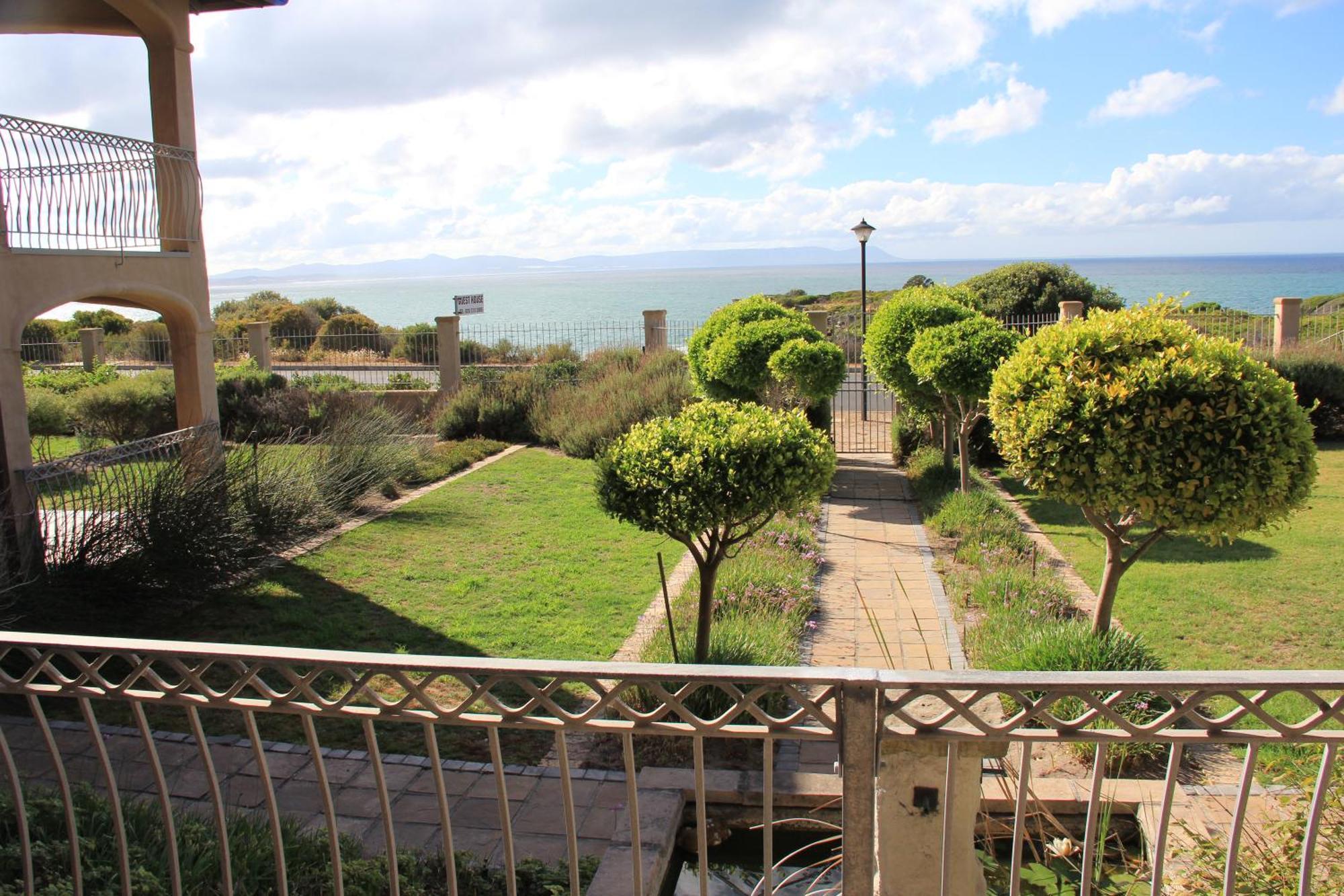 On The Cliff Guest House Hermanus Extérieur photo